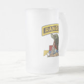 陸軍の空挺レンジャーズ退役軍人ベトナム南戦争 フロストグラスビールジョッキ (正面右)