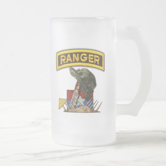 陸軍の空挺レンジャーズ退役軍人ベトナム南戦争 フロストグラスビールジョッキ (右)