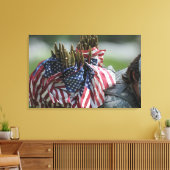 陸軍兵士のバックパック キャンバスプリント (インサイチュ (リビング))