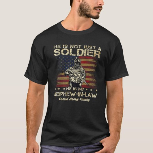 陸軍家族彼は単なる兵士ではない彼は私のneph tシャツ (正面)