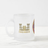 陸軍機関士兵と退役軍人 フロストグラスマグカップ (左)