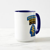 陸軍特殊部隊の緑色のベレー帽のレーンジャーの獣医 マグカップ (正面右)