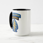 陸軍特殊部隊はSFGA SFの退役軍人の獣医を分けます マグカップ (正面左)