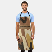 陸軍迷彩柄カモフラージグリル、迷彩柄 パーソナライズされた エプロン (着用した状態)