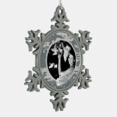 陸軍ACUsと犬タグのクリスマス スノーフレークピューターオーナメント (左)