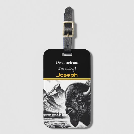 険しい山々によるバッファローの放牧 ラゲッジタグ (正面縦)