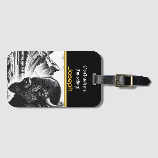 険しい山々によるバッファローの放牧 ラゲッジタグ (正面横)