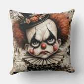 険しい笑顔 – 憂鬱な仮装 クッション (裏面)