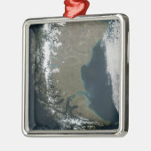 険しい雪をかぶったアンデス山脈 メタルオーナメント (左)