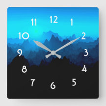 険素朴しい青いギザギザの山の風景