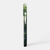 陽だまりの森の小道 iPhone 16ケース (左側面)