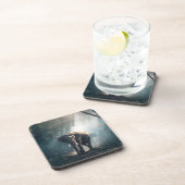 陽に照らされた森の中のアジアゾウ コースター (右側)