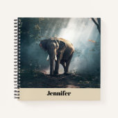 陽に照らされた森の中のアジアゾウ ノートブック (正面)