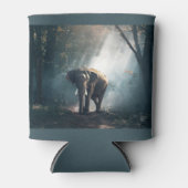 陽に照らされた森の中のアジアゾウ 缶クーラー (正面)