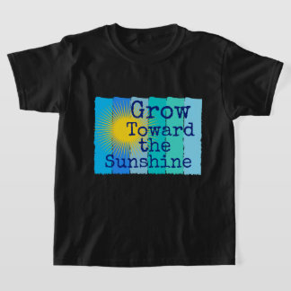 陽の光に向かって成長しよう Tシャツ