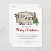 陽気なクリスマスのキャンパーが道路で挨拶 シーズンポストカード (正面/裏面)