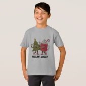 陽気なクリスマスツリー コーヒー好きな人のための冬 Tシャツ (正面フル)