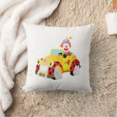 陽気なピエロは黄色い車お洒落を運転する クッション (ブランケット)