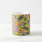 陽気な万華鏡のように千変万化するパターンフローラ コーヒーマグカップ (中央)