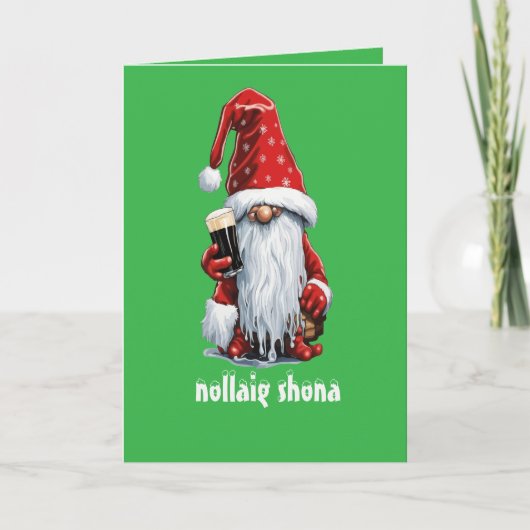 陽気な小人、アイリッシュドライスタウトのグラスを手に歓喜 カード (正面)