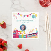 陽気な誕生日パーティーカスタムフォト文字 スタンダードカクテルナプキン (インサイチュ)