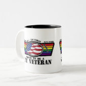 陽気な退役軍人があること誇りを持った ツートーンマグカップ (正面左)