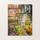 階段のグラフィックな都市通りアート。 ジグソーパズル (縦)