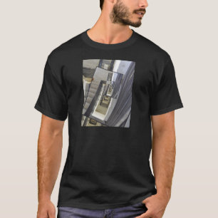 階段の井戸 Tシャツ