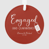 隔離婚約したされた可愛い婚約Covid オーナメント (裏面)