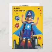 障害のある空飛ぶスーパーヒーロー車椅子楽しい誕生日 招待状 (正面/裏面)