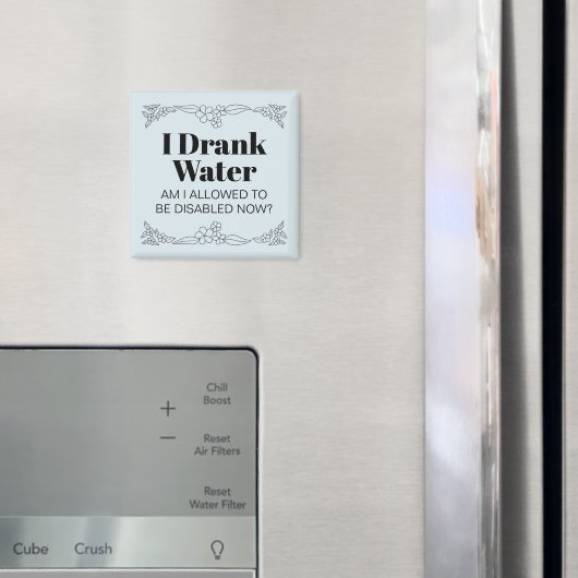 障害啓発ユーモア:水を飲んでみた マグネット (インサイチュ (冷蔵庫))