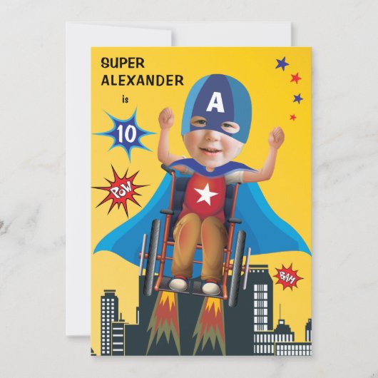 障害者スーパーヒーロ飛んでいる車いすおもしろい誕生日 招待状 (正面)