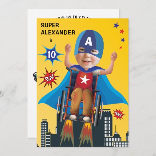 障害者スーパーヒーロ飛んでいる車いすおもしろい誕生日 招待状 (正面/裏面)