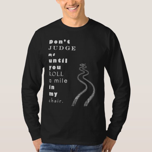 障害認識度Wの人を判断しない Tシャツ (正面)