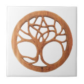 隠されたケルト族の星形五角形が付いているドルイド教司祭の木 タイル (正面)