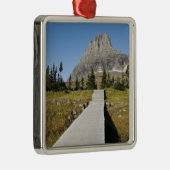隠された湖の眺めへの細道 メタルオーナメント (右)