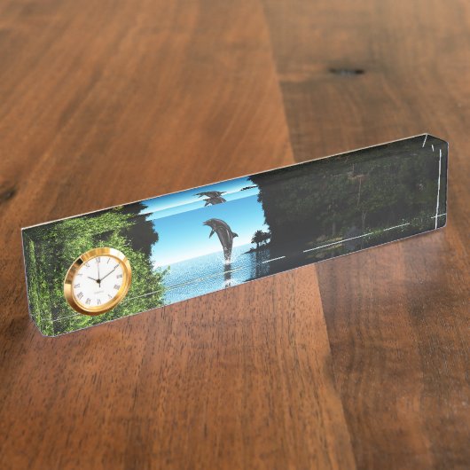 隠れた洞窟にいるイルカ デスクネームプレート (側面)