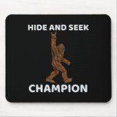 隠れてシークチャンピオンビッグフットおもしろいことわざビッグフー マウスパッド (正面)