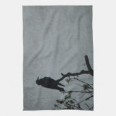 雄大なカラス キッチンタオル (縦)