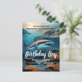 雄大なサメが海洋の深みに滑走する ポストカード (スタンド正面)