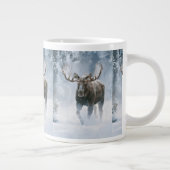 雄大なヘラジカが寒帯の雪の中を歩く ジャンボコーヒーマグカップ (右)