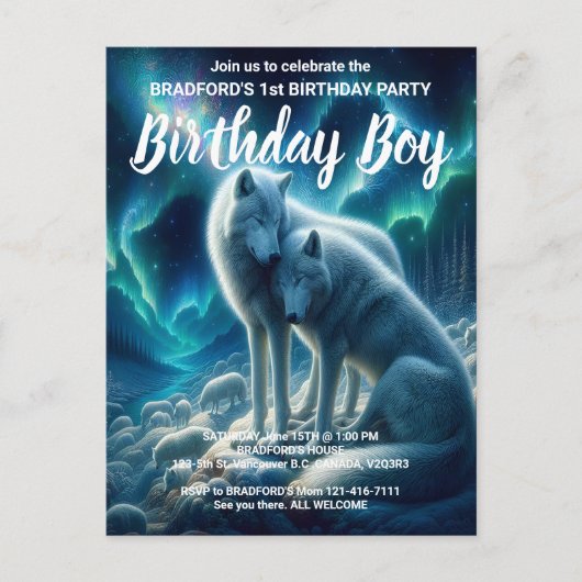 雄大な白いオオカミが誕生日招待状に横たわる ポストカード (正面)