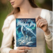 雄大な白いオオカミが誕生日招待状に横たわる ポストカード