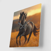 雄大な黒い種馬の馬 秋の夕日 風景 スクエア壁時計 (傾斜)