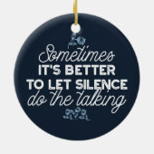 雄弁な沈黙は穏やかな装飾の芸術を引用 セラミックオーナメント (裏面)