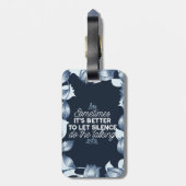 雄弁な沈黙は穏やかな装飾の芸術を引用 ラゲッジタグ (裏面縦)