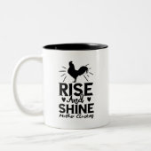 雄鶏が起きて輝く母クラッカー ツートーンマグカップ (左)