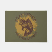 集中する バスフィッシュ| ドアマット (正面)