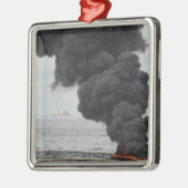 集合した濃縮油火傷 メタルオーナメント (左)