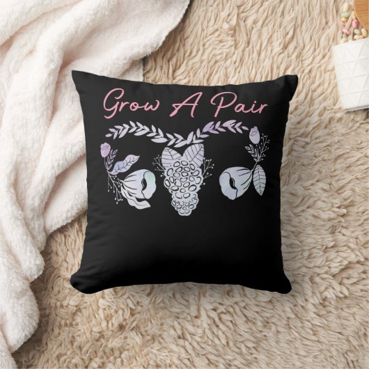 雌の子宮が花房フェミニストを育てる クッション (ブランケット)